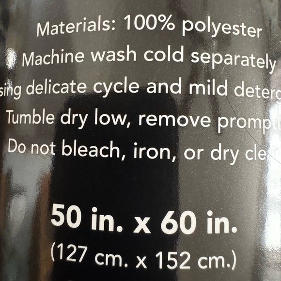 🎁 Labubu Throw Approx 50”x60” New in packaging - Picture 2 of 4